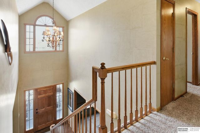 18205 Cedar Circle, Omaha, NE 68130