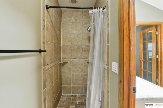 18205 Cedar Circle, Omaha, NE 68130