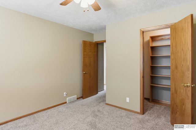 18205 Cedar Circle, Omaha, NE 68130