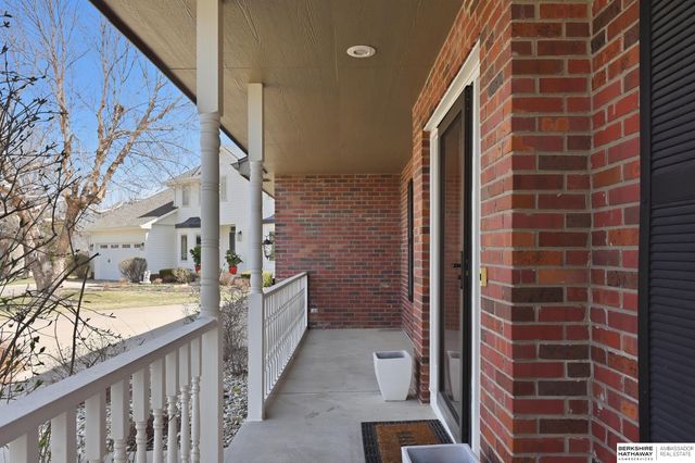 18205 Cedar Circle, Omaha, NE 68130