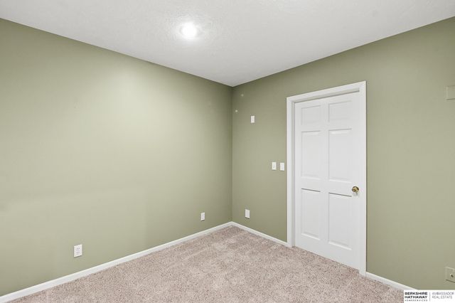 18205 Cedar Circle, Omaha, NE 68130