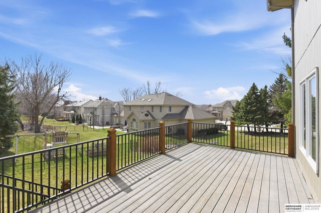 18205 Cedar Circle, Omaha, NE 68130