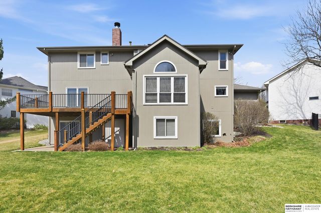 18205 Cedar Circle, Omaha, NE 68130