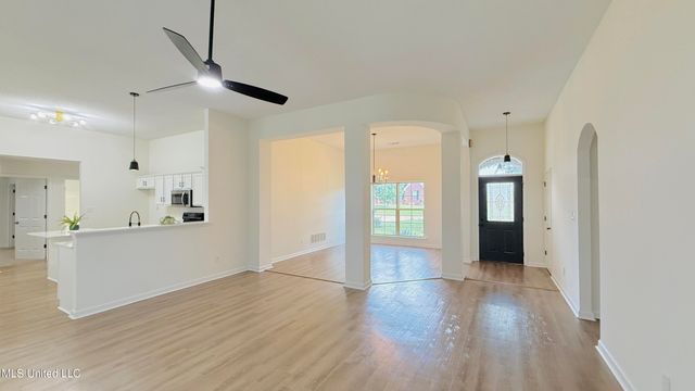 10570 Parker Cove, Olive Branch, MS 38654