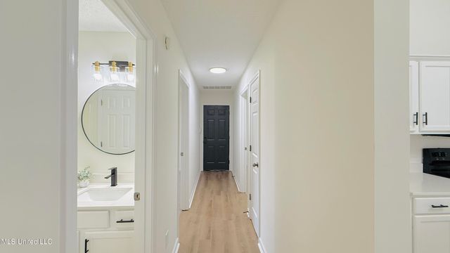 10570 Parker Cove, Olive Branch, MS 38654
