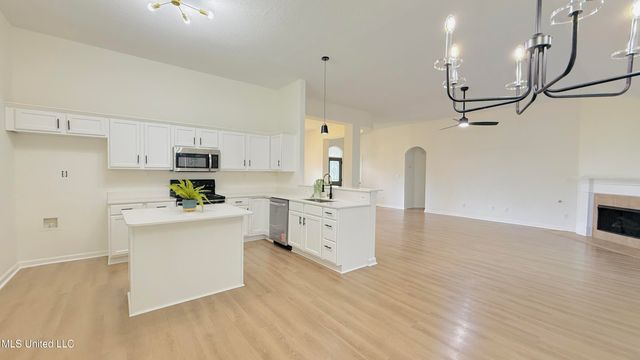 10570 Parker Cove, Olive Branch, MS 38654