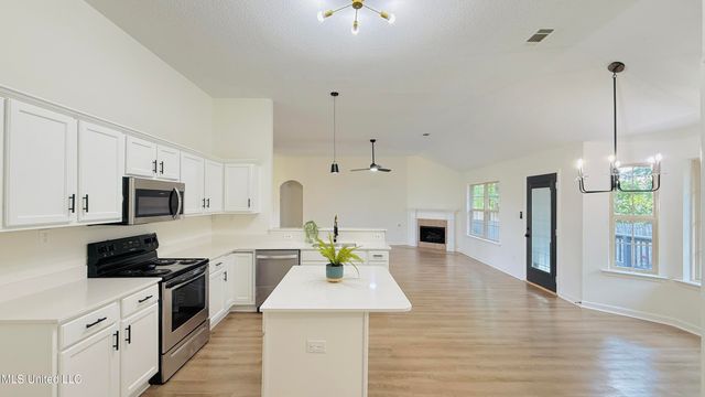 10570 Parker Cove, Olive Branch, MS 38654
