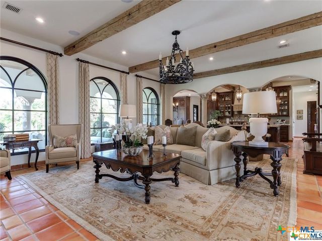 208 Creekridge Dr., Victoria, TX 77904