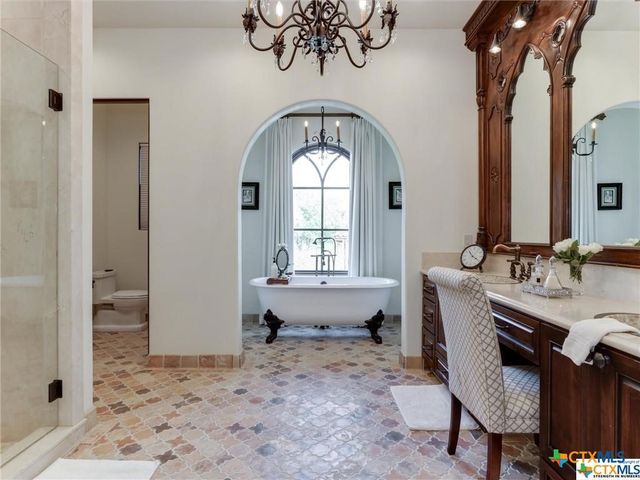 208 Creekridge Dr., Victoria, TX 77904