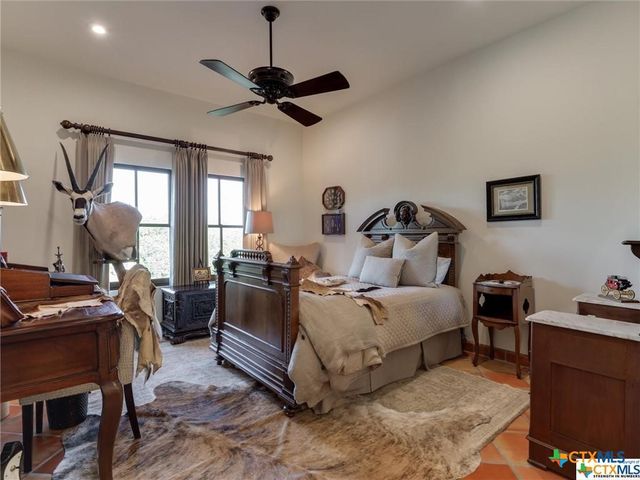 208 Creekridge Dr., Victoria, TX 77904