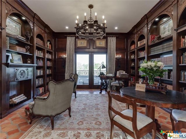 208 Creekridge Dr., Victoria, TX 77904