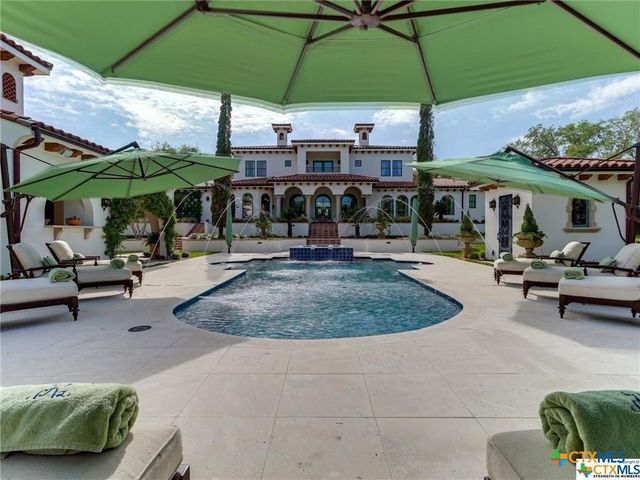 208 Creekridge Dr., Victoria, TX 77904