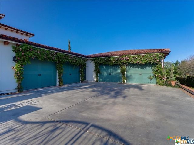 208 Creekridge Dr., Victoria, TX 77904