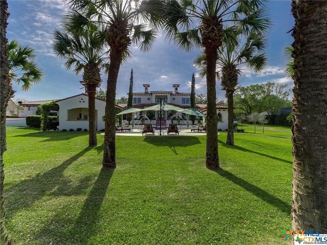 208 Creekridge Dr., Victoria, TX 77904