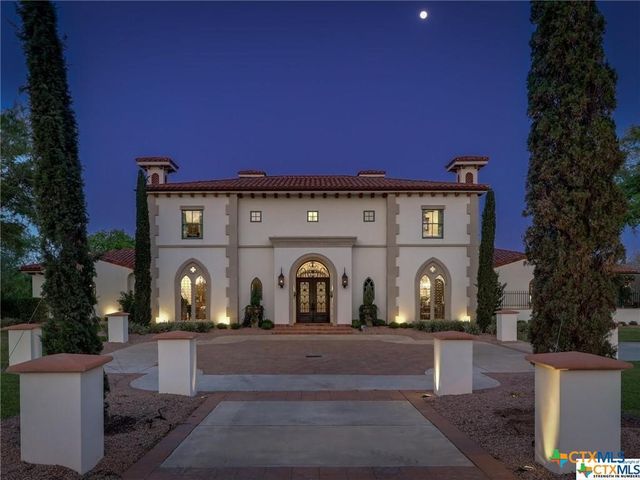 208 Creekridge Dr., Victoria, TX 77904