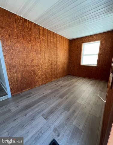 85-B W LINCOLN HWY, Langhorne, PA 19047