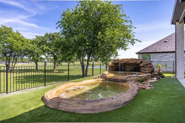 13924 E Riviera Drive, Fort Worth, TX 76028