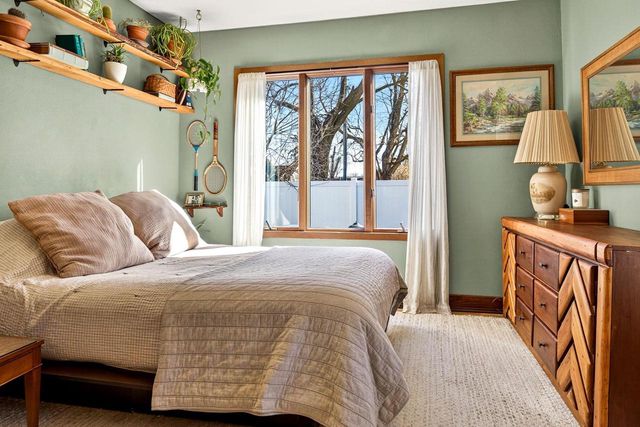 1108 N GILLETT STREET, Appleton, WI 54914