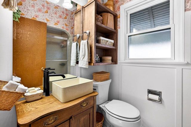 1108 N GILLETT STREET, Appleton, WI 54914