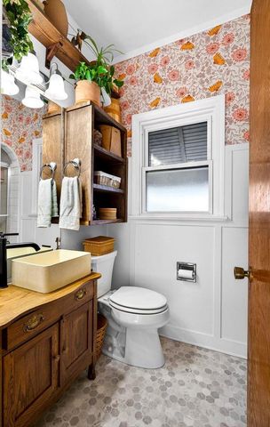 1108 N GILLETT STREET, Appleton, WI 54914