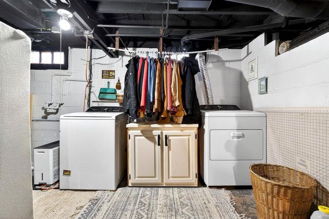 1108 N GILLETT STREET, Appleton, WI 54914