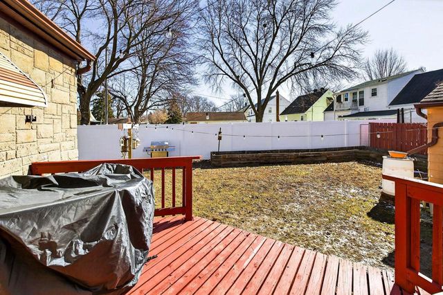 1108 N GILLETT STREET, Appleton, WI 54914