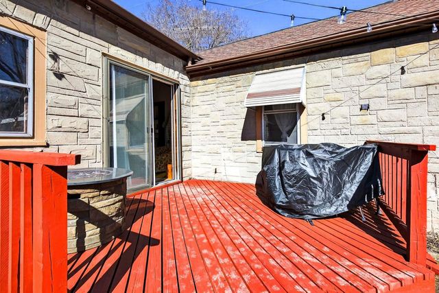 1108 N GILLETT STREET, Appleton, WI 54914