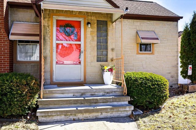 1108 N GILLETT STREET, Appleton, WI 54914