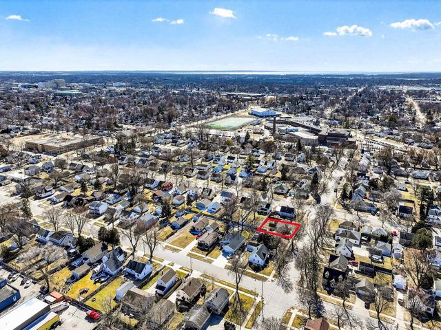 1108 N GILLETT STREET, Appleton, WI 54914