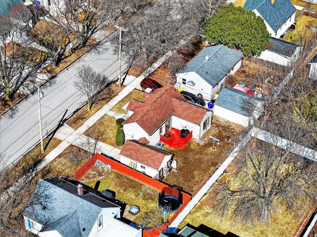 1108 N GILLETT STREET, Appleton, WI 54914