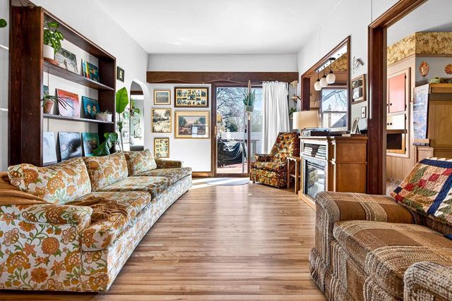 1108 N GILLETT STREET, Appleton, WI 54914