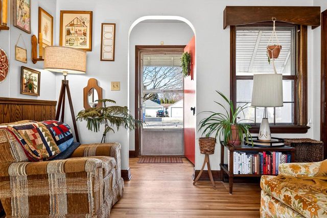 1108 N GILLETT STREET, Appleton, WI 54914