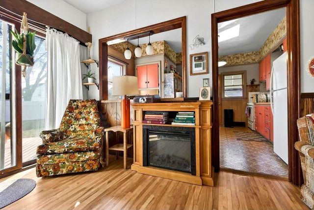 1108 N GILLETT STREET, Appleton, WI 54914