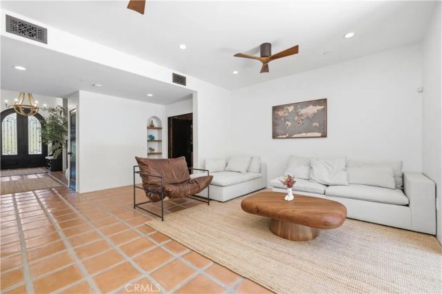 3728 Park Colony Court, Agoura Hills, CA 91301