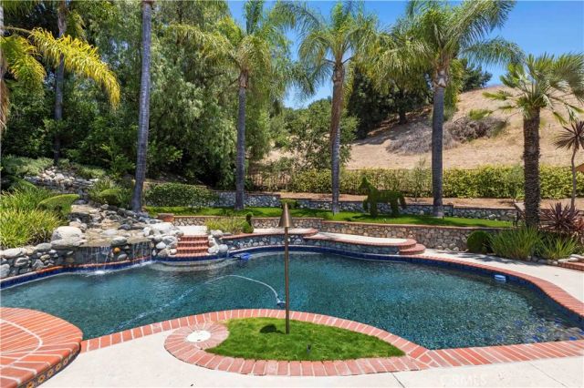 3728 Park Colony Court, Agoura Hills, CA 91301