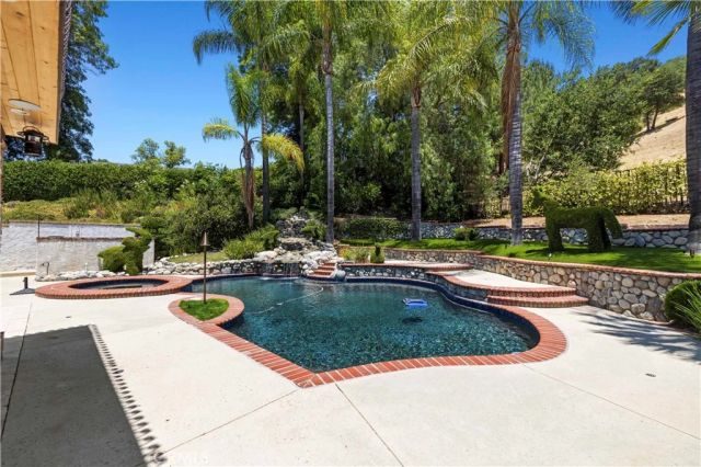 3728 Park Colony Court, Agoura Hills, CA 91301