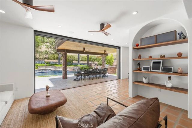 3728 Park Colony Court, Agoura Hills, CA 91301