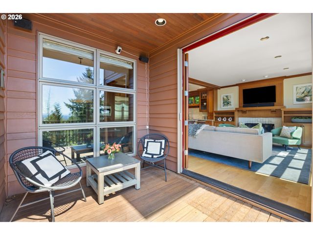 4633 Sw HILLSIDE Dr, Portland, OR 97221