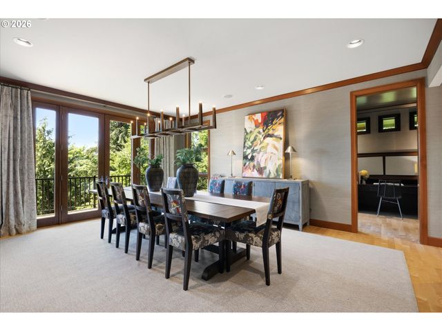 4633 Sw HILLSIDE Dr, Portland, OR 97221