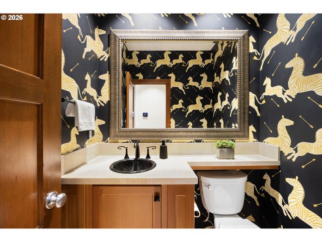 4633 Sw HILLSIDE Dr, Portland, OR 97221