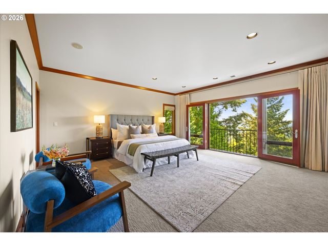 4633 Sw HILLSIDE Dr, Portland, OR 97221