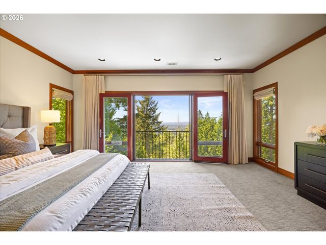 4633 Sw HILLSIDE Dr, Portland, OR 97221