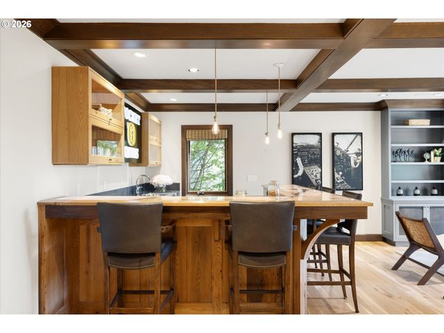 4633 Sw HILLSIDE Dr, Portland, OR 97221
