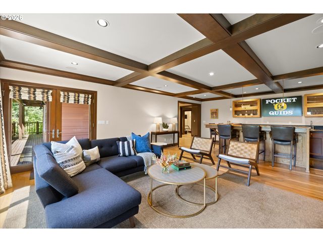 4633 Sw HILLSIDE Dr, Portland, OR 97221