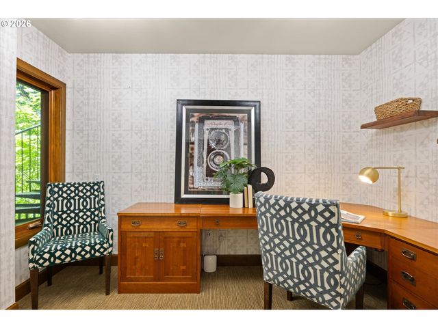 4633 Sw HILLSIDE Dr, Portland, OR 97221