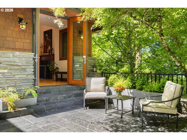 4633 Sw HILLSIDE Dr, Portland, OR 97221