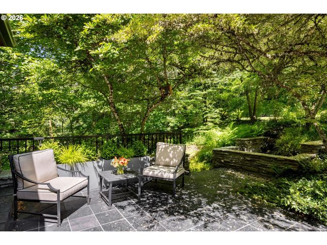 4633 Sw HILLSIDE Dr, Portland, OR 97221