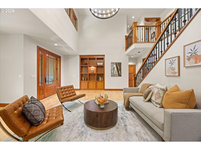 4633 Sw HILLSIDE Dr, Portland, OR 97221