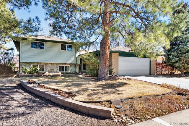 660 Cody Street, Lakewood, CO 80215