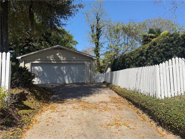 137 Batre Lane, Mobile, AL 36608